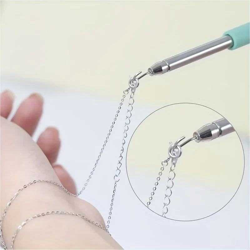 The Bracelet & Jewelry Helper: Effortless Fastening & Unfastening.