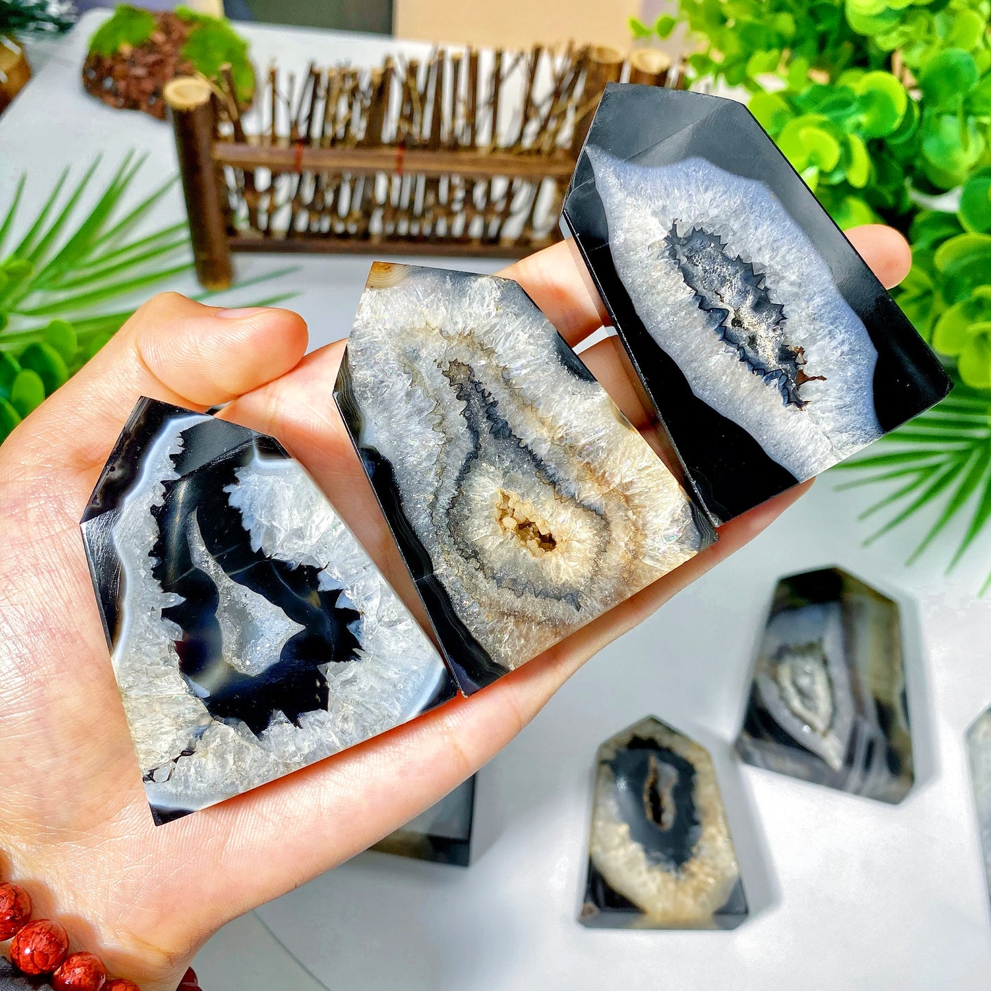 Natural Black Sardonyx Geode Agate Point